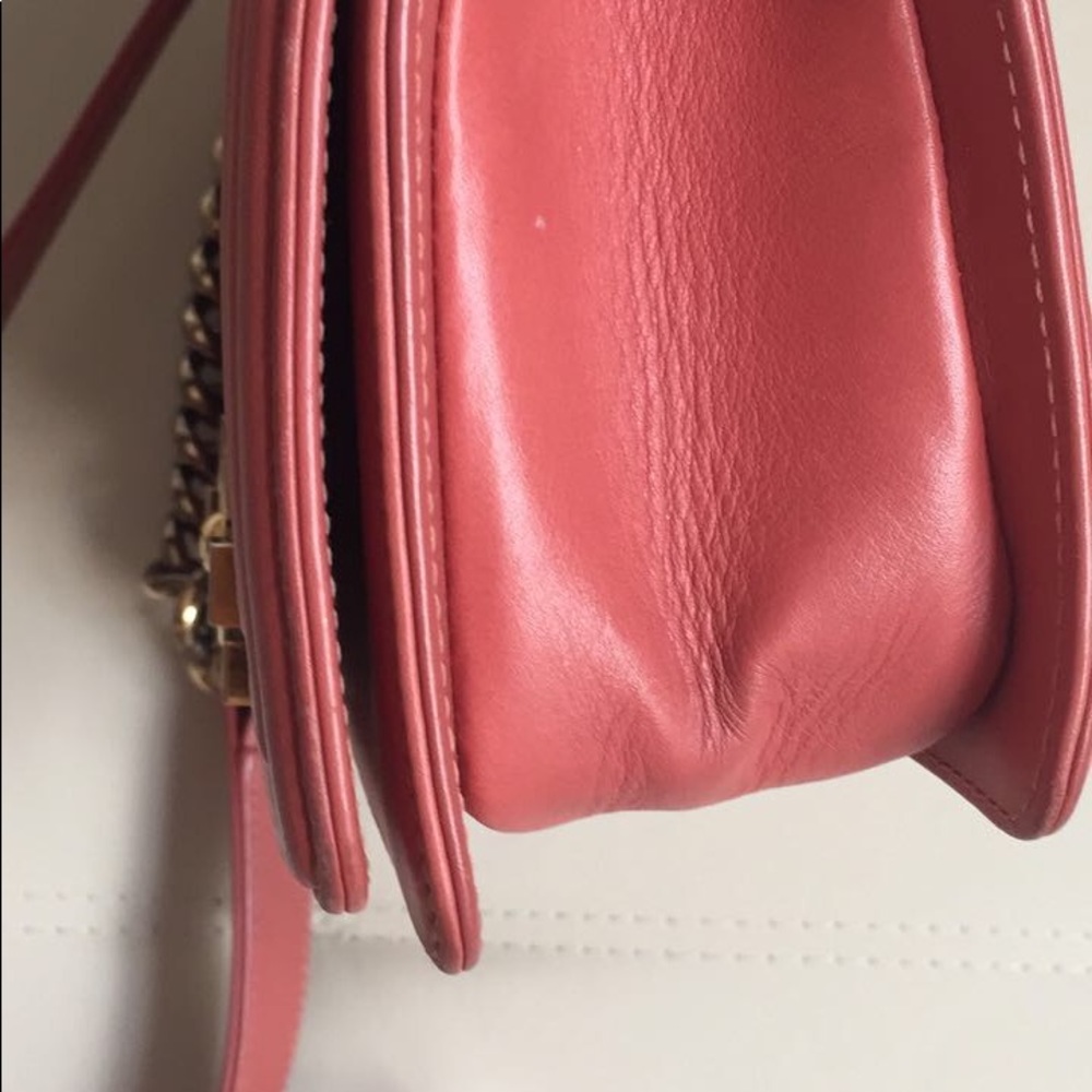 SOLD❌Chanel Metallic Pink Stingray Small Boy - Picture 4 of 8